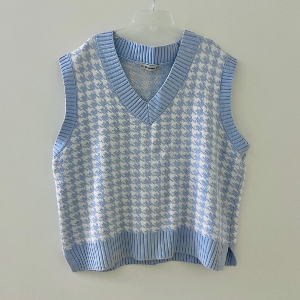 Houndstooth Blue and White V-Neck Sweater Vest